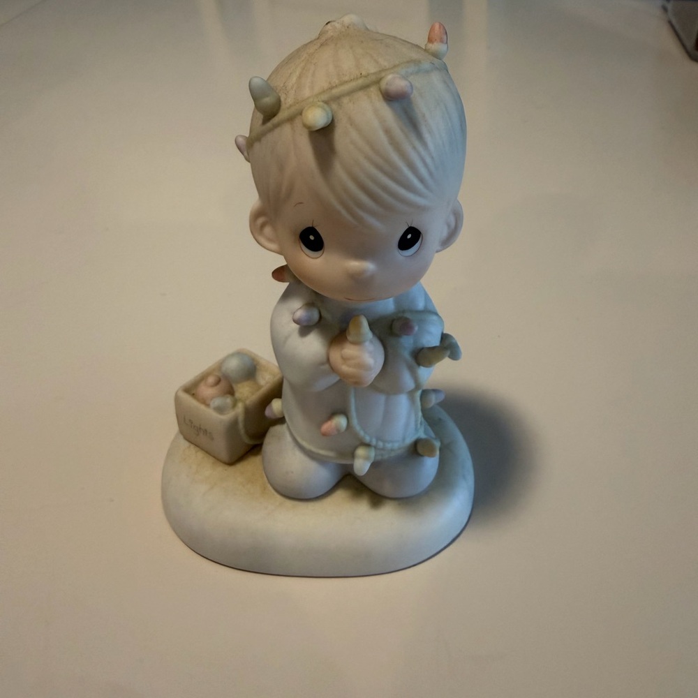 Precious moments Adorable Figurine with Christmas lights